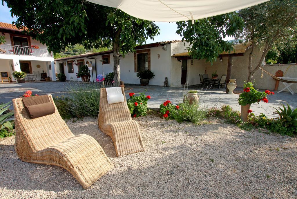 Casa Vacanze Borgo Borghese Sant'Alessio Siculo Luaran gambar
